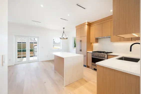 265 West 6th Street, North Vancouver For Sale - image 3