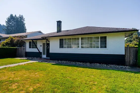 333 East 21 Street, North Vancouver For Sale - image 2