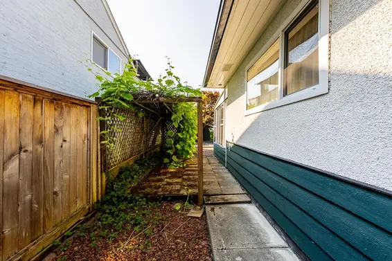 333 East 21 Street, North Vancouver For Sale - image 31