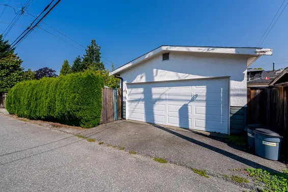 333 East 21 Street, North Vancouver For Sale - image 35