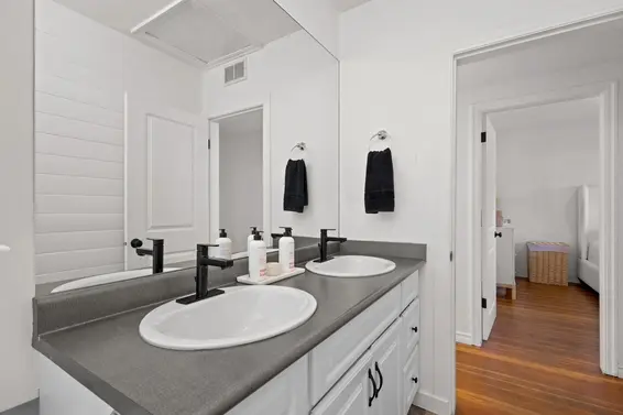 1275 Brantwood Road, North Vancouver For Sale - image 16