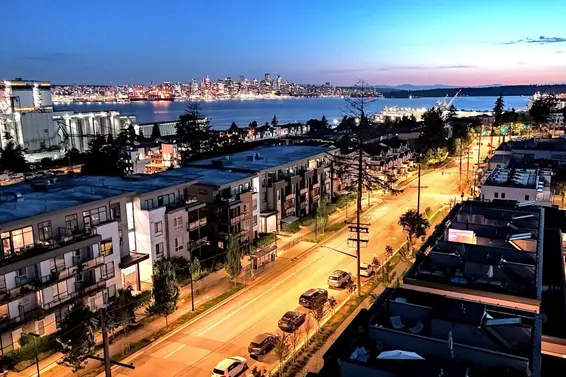 6 632 East 3rd Street, North Vancouver