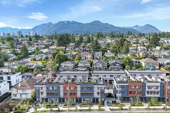 6 632 East 3rd Street, North Vancouver For Sale - image 3