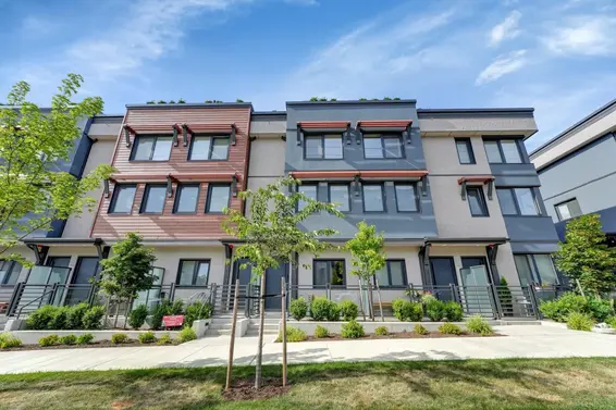 6 632 East 3rd Street, North Vancouver For Sale - image 4