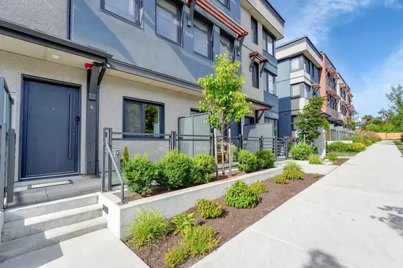 6 632 East 3rd Street, North Vancouver For Sale - image 5