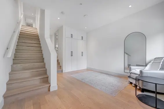 6 632 East 3rd Street, North Vancouver For Sale - image 7