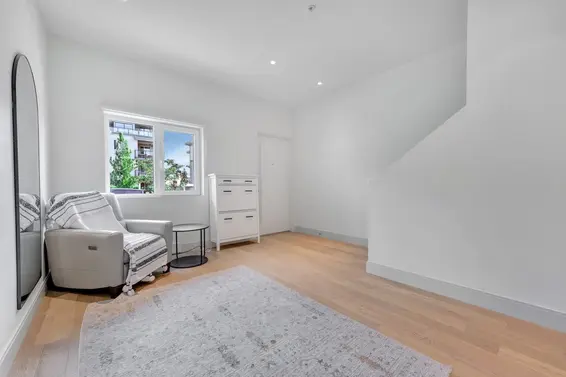 6 632 East 3rd Street, North Vancouver For Sale - image 8