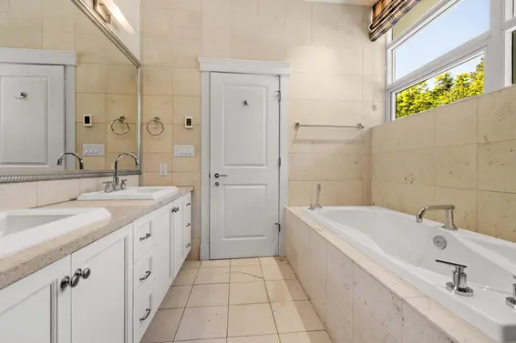PH2 2200 Chippendale Road, West Vancouver For Sale - image 31