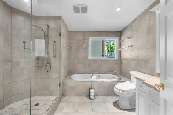 693 Plymouth Drive, North Vancouver For Sale - image 6