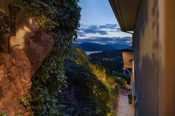 5267 Aspen Drive, West Vancouver For Sale - image 18