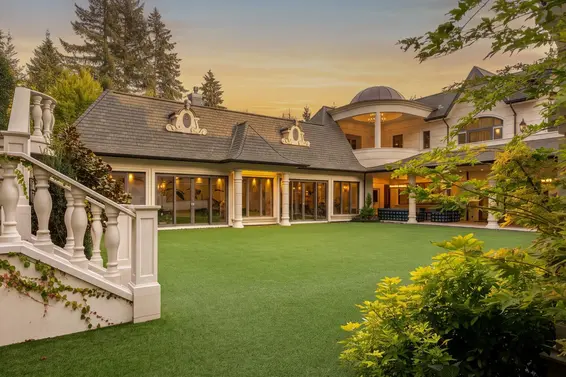 2867 Marine Drive, West Vancouver For Sale - image 3