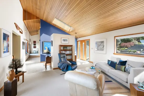 120 Mountain Drive, Lions Bay For Sale - image 11