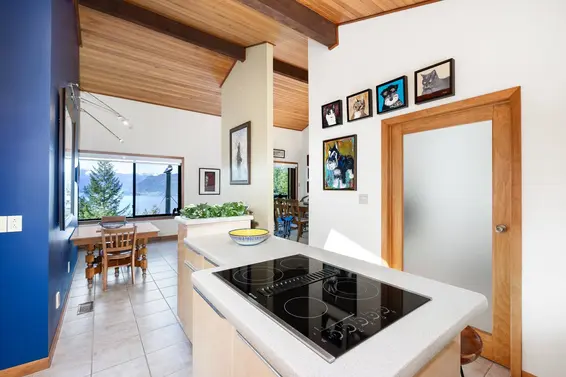 120 Mountain Drive, Lions Bay For Sale - image 13