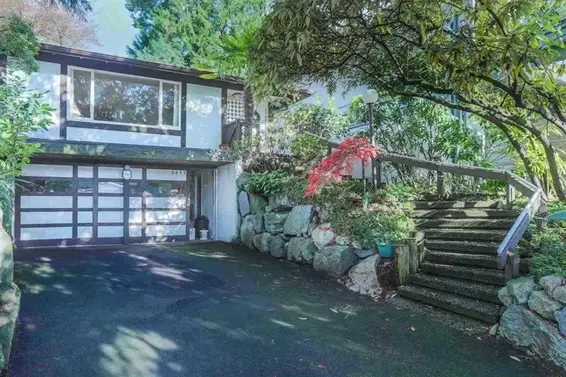 2493 Haywood Avenue, West Vancouver For Sale - image 2