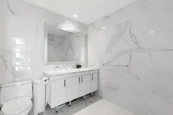 409 185 Victory Ship Way, North Vancouver For Sale - image 20