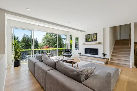 5766 Cranley Drive, West Vancouver For Sale - image 10