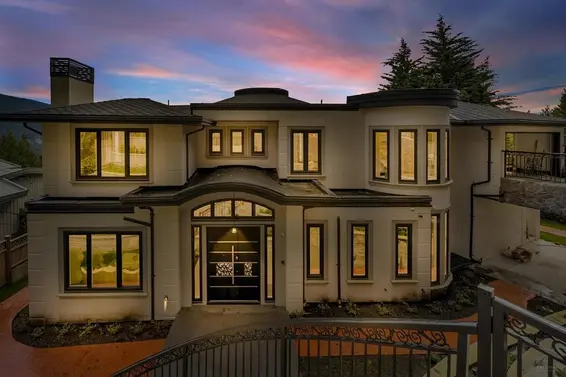 541 Craigmohr Drive, West Vancouver