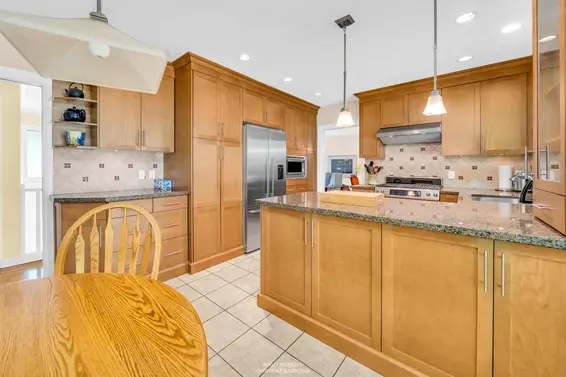 1202 Bracknell Crescent, North Vancouver For Sale - image 8