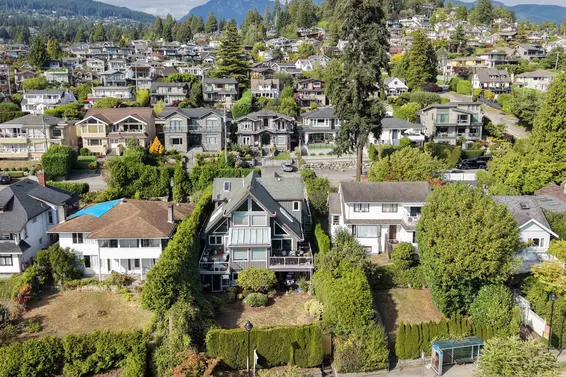 1128 Esplanade Avenue, West Vancouver For Sale - image 36