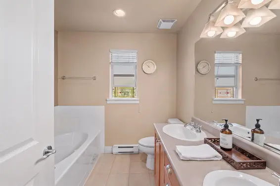 261 East Queens Road, North Vancouver For Sale - image 13