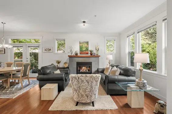 261 East Queens Road, North Vancouver For Sale - image 2