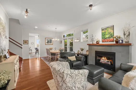 261 East Queens Road, North Vancouver For Sale - image 3