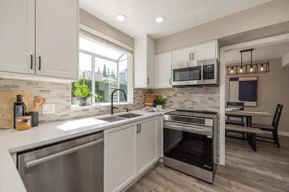 863 Roche Point Drive, North Vancouver For Sale - image 9