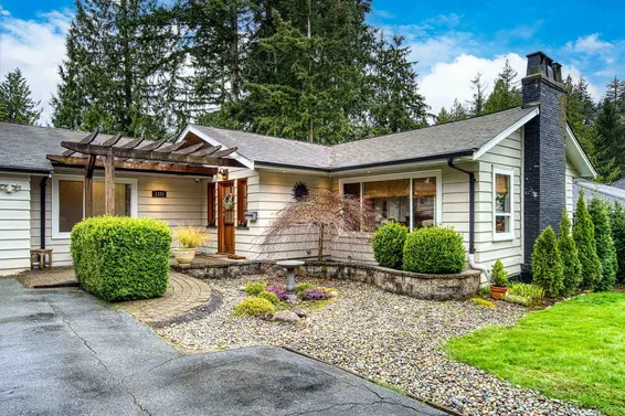 1335 Ridgewood Drive, North Vancouver For Sale - image 2