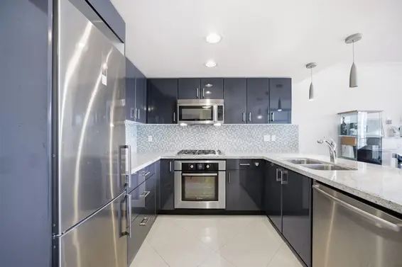 708 133 East Esplanade, North Vancouver For Sale - image 2