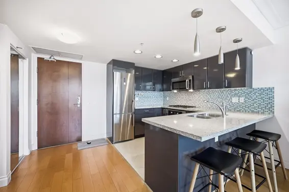 708 133 East Esplanade, North Vancouver For Sale - image 3