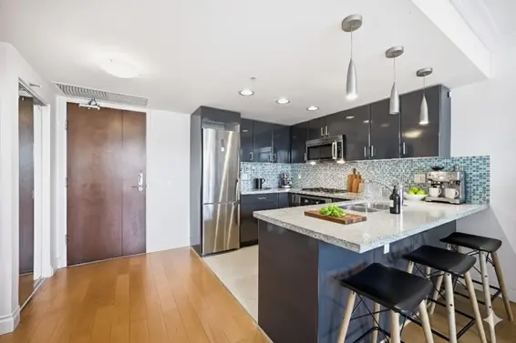 708 133 East Esplanade, North Vancouver For Sale - image 4