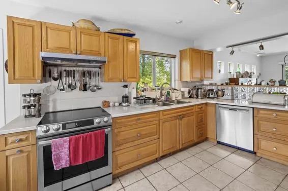998 Fairway Drive, North Vancouver For Sale - image 19