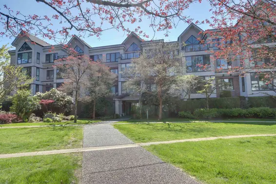 105 175 East 10th Street, North Vancouver