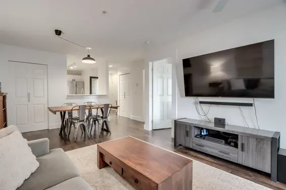 105 175 East 10th Street, North Vancouver For Sale - image 6