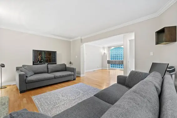 3998 Phyllis Road, North Vancouver For Sale - image 15