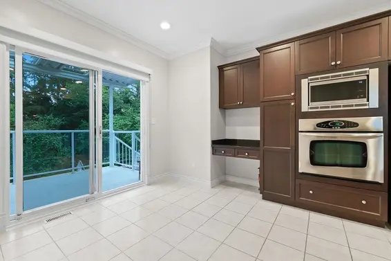 3998 Phyllis Road, North Vancouver For Sale - image 8