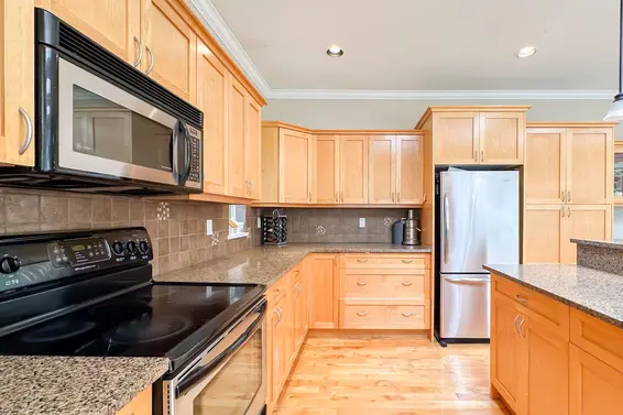 158 Stonegate Drive, West Vancouver For Sale - image 12