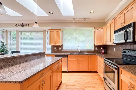 158 Stonegate Drive, West Vancouver For Sale - image 13