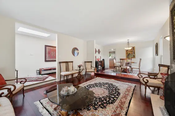 2446 Tempe Knoll Drive, North Vancouver For Sale - image 5