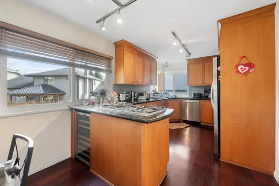 2446 Tempe Knoll Drive, North Vancouver For Sale - image 8