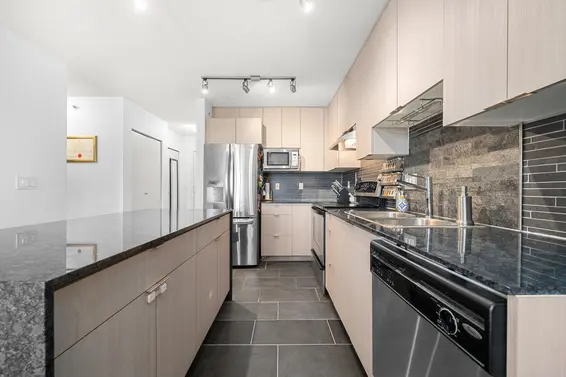 416 1633 Mackay Avenue, North Vancouver For Sale - image 2