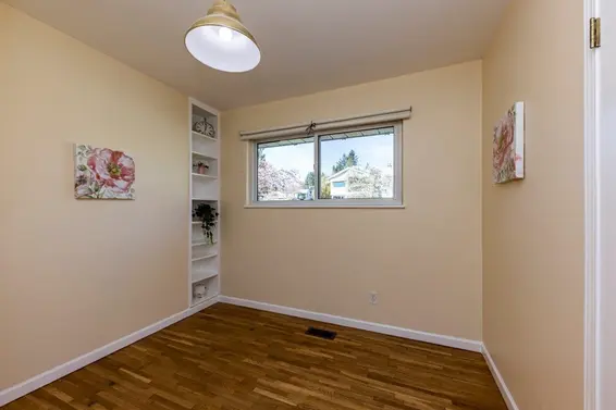 2094 Viewlynn Drive, North Vancouver For Sale - image 13