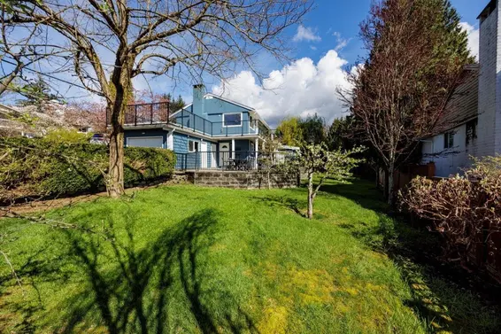 2094 Viewlynn Drive, North Vancouver For Sale - image 17