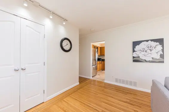 2094 Viewlynn Drive, North Vancouver For Sale - image 18