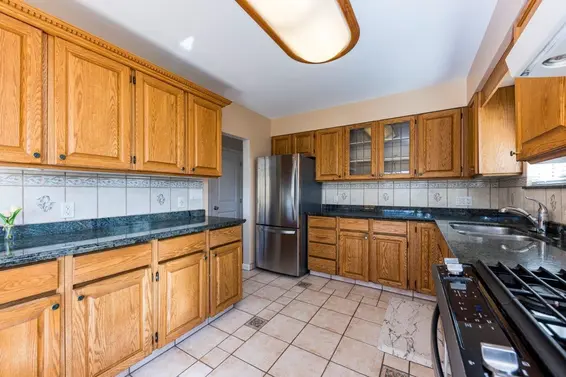 2094 Viewlynn Drive, North Vancouver For Sale - image 27