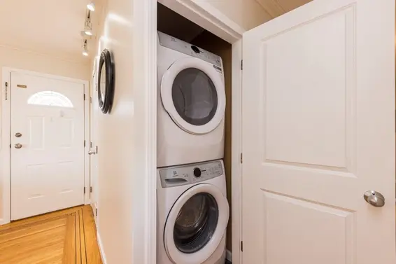 2094 Viewlynn Drive, North Vancouver For Sale - image 33