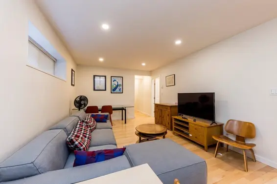 2094 Viewlynn Drive, North Vancouver For Sale - image 34