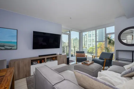 409 111 East 3rd Street, North Vancouver For Sale - image 4