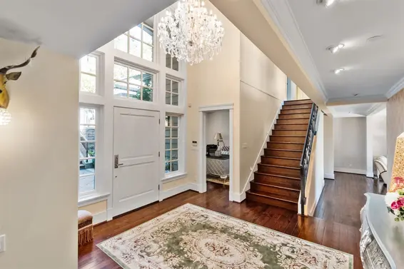 4668 Clovelly Walk, West Vancouver For Sale - image 2