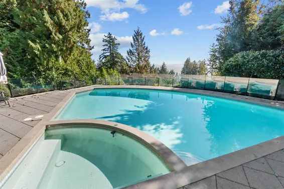 4668 Clovelly Walk, West Vancouver For Sale - image 24